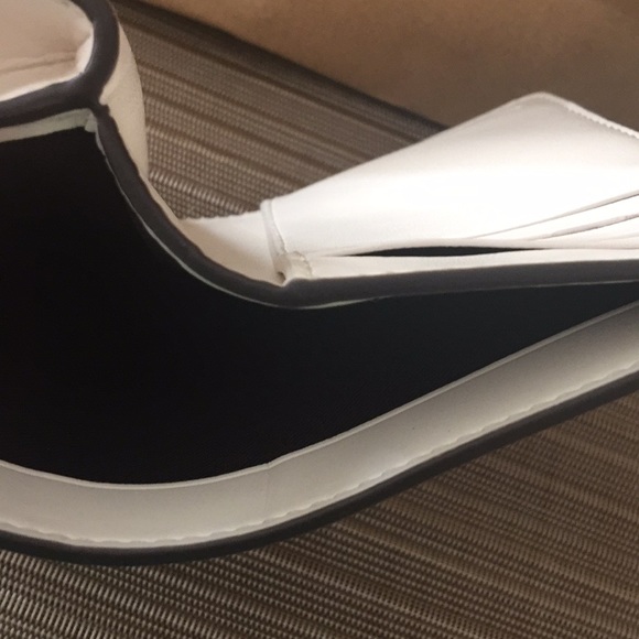 NWT Coach Medium Zip Wallet Khaki / Chalk - Picture 6 of 8